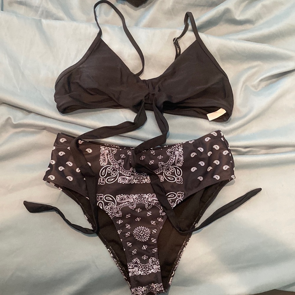 Padded bikini with wrap around pieces for body
